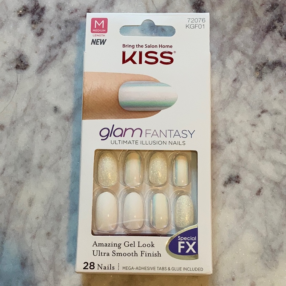 NEW Kiss Medium Oval White Nails with Accents